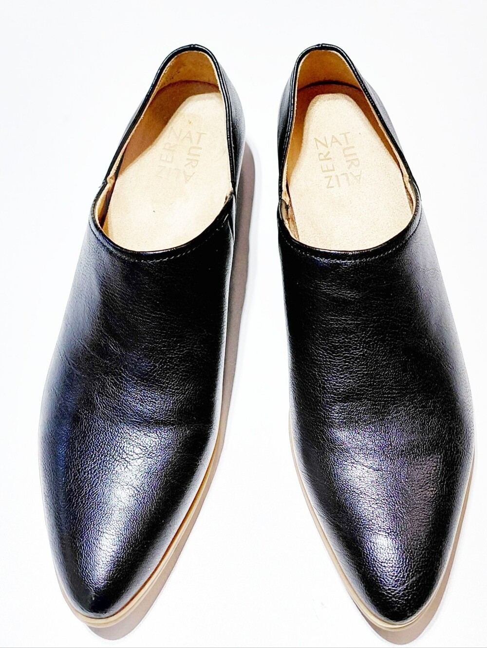 NATURALIZER Women's Black  Carlyn Pointed Toe  Slip On Shootie Size 8.5M